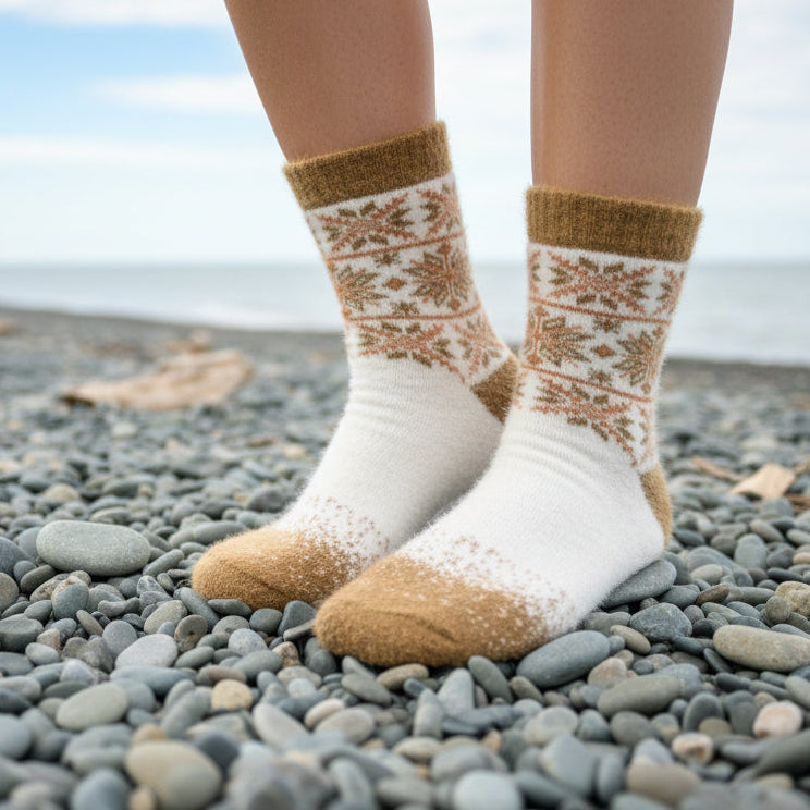 Angora Wool Socks – Ultra-Soft Snowflake Knit (Nix Brown)