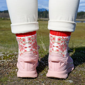 Angora Wool Socks – Ultra-Soft Snowflake Knit (Nix Scarlet)