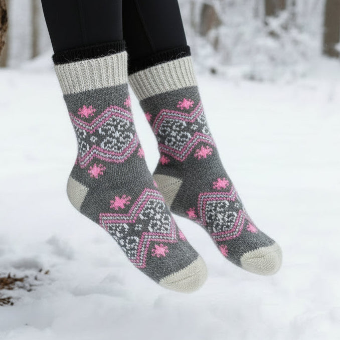 Nordic Moose Angora Wool Socks – Scandinavian Animal Pattern Knit Socks (Rosa)